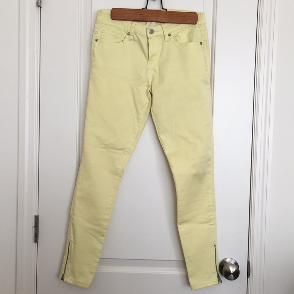 Forever 21 yellow skinnies, US 26.